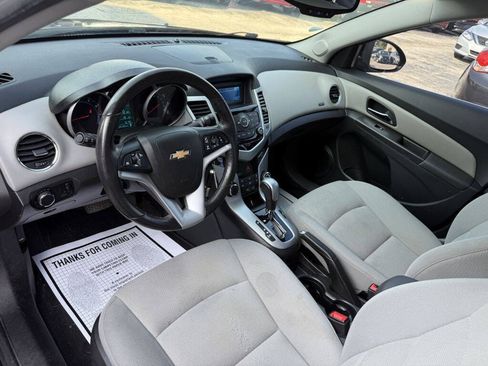 Used 2013 Chevrolet Cruze LT FWD image 12