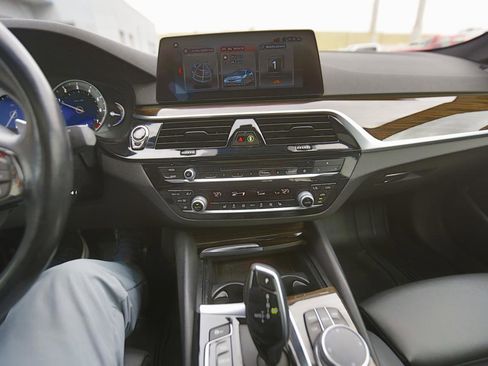 Used 2019 BMW 530i xDrive w/ Convenience Package image 8