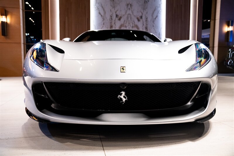 Used 2018 Ferrari 812 Superfast RWD image 15