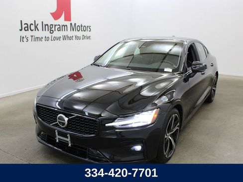 Used 2024 Volvo S60 B5 Plus AWD/4WD image 1