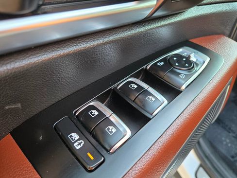 Used 2023 Kia Telluride SX AWD/4WD image 16