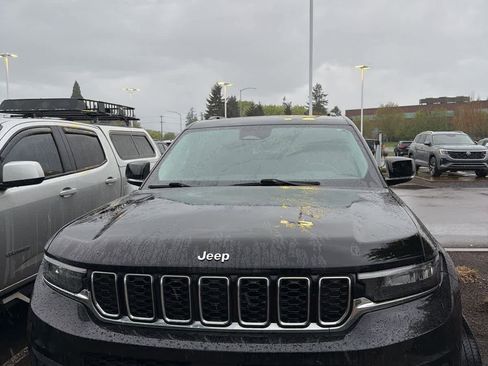 Used 2021 Jeep Grand Cherokee L Limited image 2