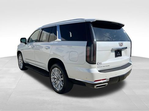 Certified 2025 Cadillac Escalade Premium Luxury AWD/4WD image 4