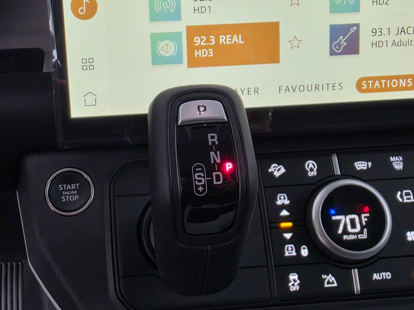 New 2026 Land Rover Defender 110 S AWD/4WD image 31