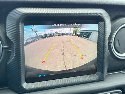Used 2023 Jeep Wrangler Unlimited Sahara AWD/4WD image 20