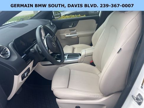 Used 2025 Mercedes-Benz GLA 250 image 12