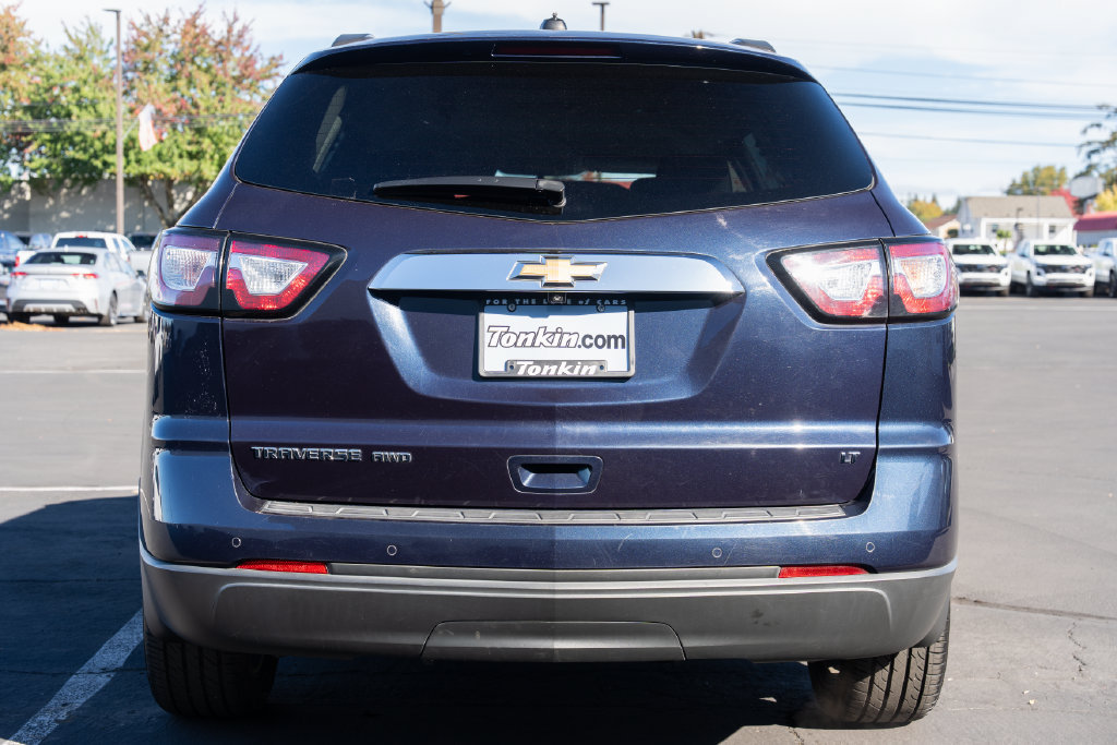Used 2017 Chevrolet Traverse LT w/ Style and Technology Package AWD/4WD image 5