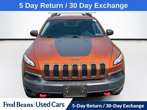 Used 2016 Jeep Cherokee Trailhawk w/ Comfort/Convenience Group AWD/4WD image 2