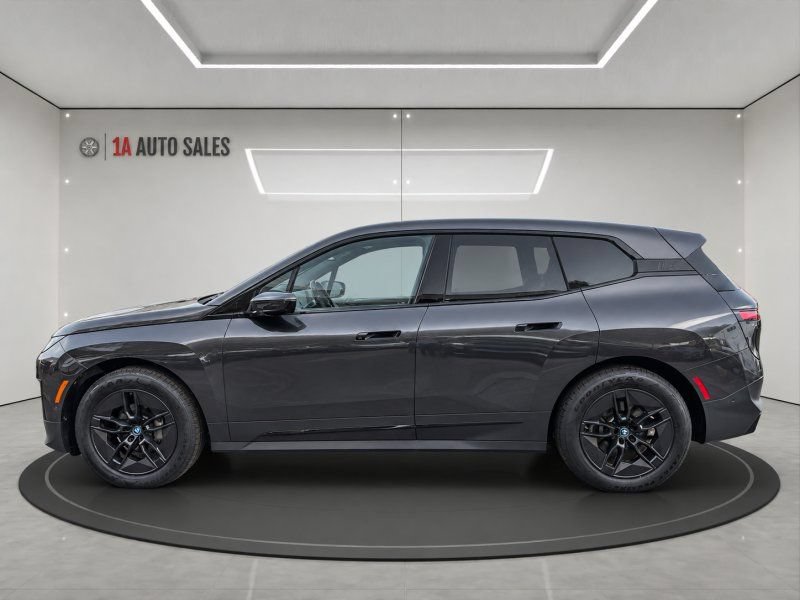 Used 2024 BMW iX xDrive50 w/ Premium Package AWD/4WD image 2