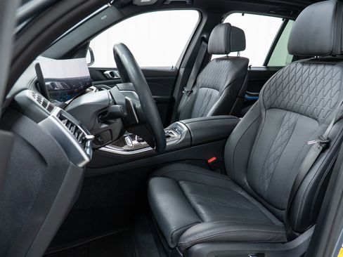 Used 2025 BMW X5 xDrive50e w/ Executive Package image 13