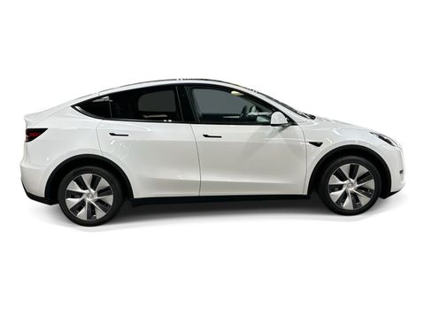 Certified 2023 Tesla Model Y Long Range AWD/4WD image 7