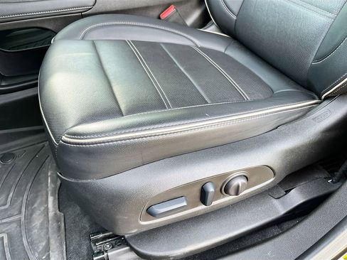 Used 2023 GMC Acadia Denali w/ Denali Technology Package FWD image 20