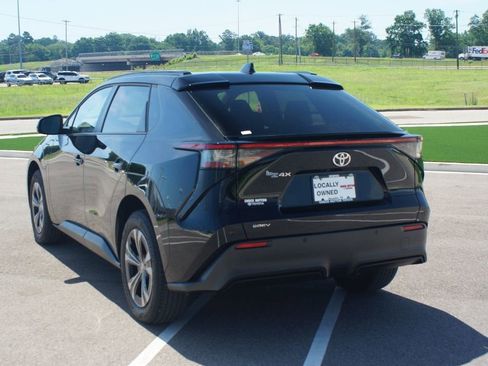 Used 2024 Toyota bZ4X FWD image 15