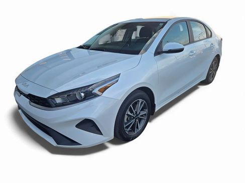 Used 2023 Kia Forte LXS w/ LXS Technology Package image 8