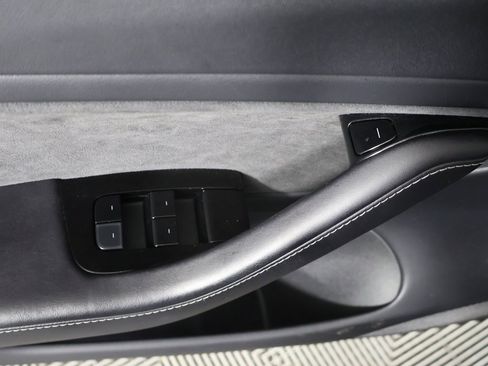 Used 2018 Tesla Model 3 Long Range image 31