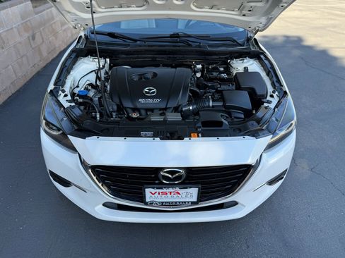 Used 2018 MAZDA MAZDA3 Grand Touring image 33
