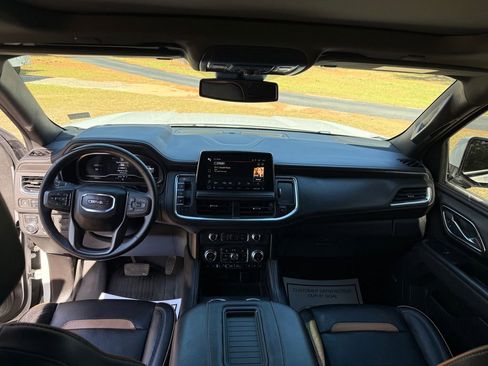 Used 2023 GMC Yukon AT4 AWD/4WD image 16