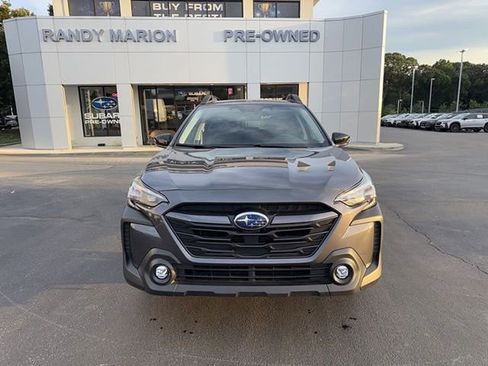 Used 2025 Subaru Outback Premium AWD/4WD image 2