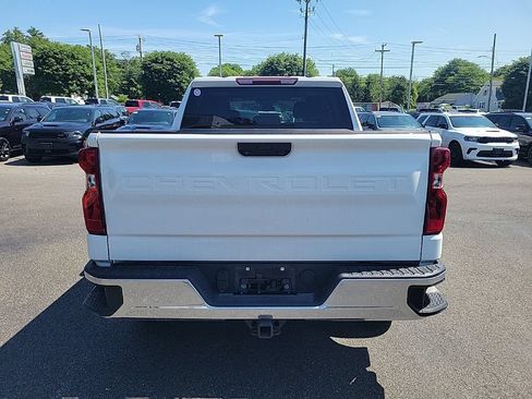 Used 2022 Chevrolet Silverado 1500 LT AWD/4WD image 5