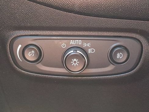 Used 2021 Chevrolet Equinox LT FWD image 24