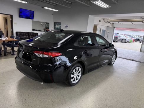 Used 2025 Toyota Corolla LE image 12