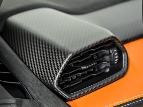 Used 2025 Lamborghini Revuelto AWD/4WD image 31