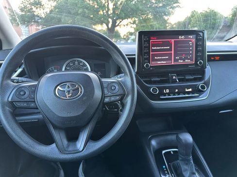 Used 2021 Toyota Corolla LE image 30