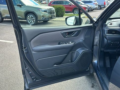 Certified 2025 Subaru Forester Premium AWD/4WD image 8