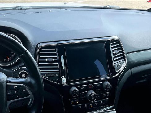 Used 2019 Jeep Grand Cherokee Altitude RWD image 13