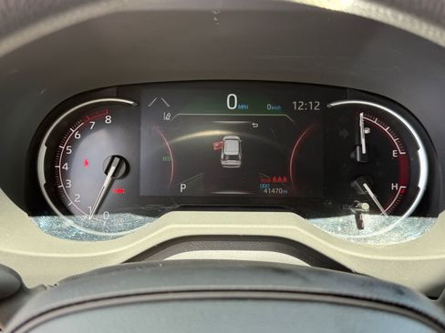 Used 2025 Toyota RAV4 XLE AWD/4WD image 19