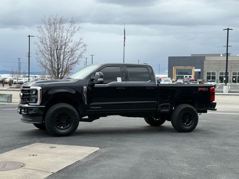 Used 2023 Ford F350 Lariat w/ Tow Technology Package image 12