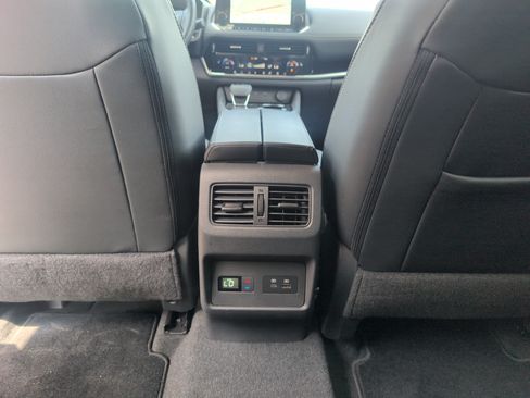 Used 2023 Nissan Rogue SL w/ SL Premium Package FWD image 32