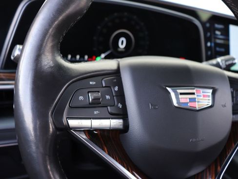 Used 2021 Cadillac Escalade ESV Luxury image 43