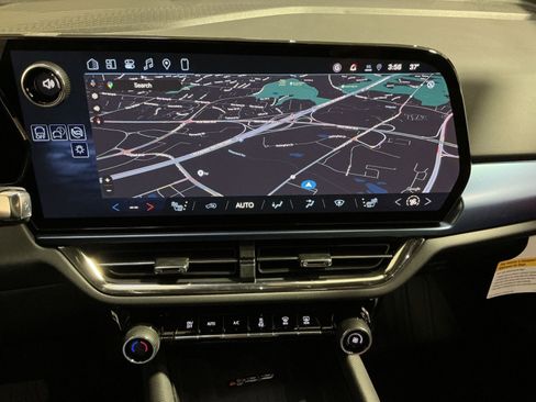 New 2026 Chevrolet Equinox EV LT image 28