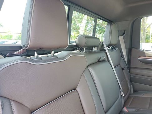 Certified 2023 GMC Sierra 1500 Denali w/ Denali Reserve Package AWD/4WD image 18