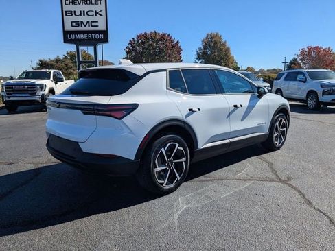 New 2026 Chevrolet Equinox EV LT image 3