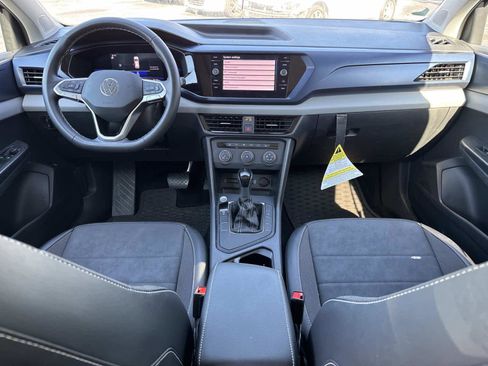 Used 2022 Volkswagen Taos SE w/ Panoramic Sunroof Package image 16