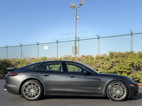 Used 2019 Porsche Panamera image 11