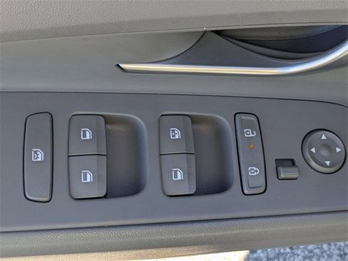 Used 2024 Hyundai Elantra SEL image 12
