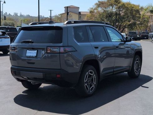New 2026 Jeep Cherokee Laredo image 5