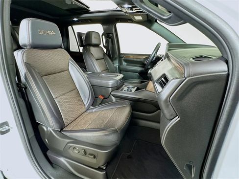 Certified 2024 Chevrolet Tahoe High Country w/ Advanced Technology Package image 30