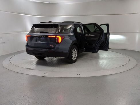 New 2025 Ford Explorer Active image 9