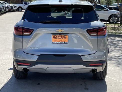 Used 2025 Chevrolet Blazer LT image 5