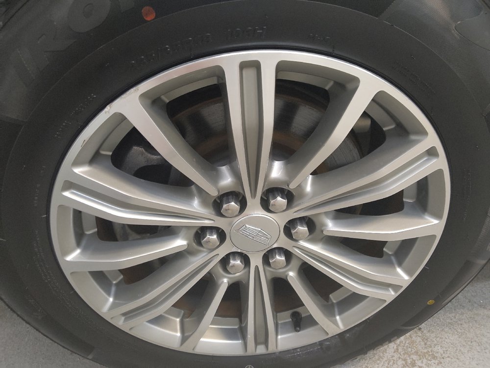 Used 2018 Cadillac XT5 Luxury w/ Driver Awareness Package FWD image 31