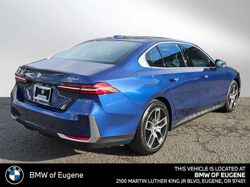 New 2026 BMW 530i xDrive w/ Premium Package image 3