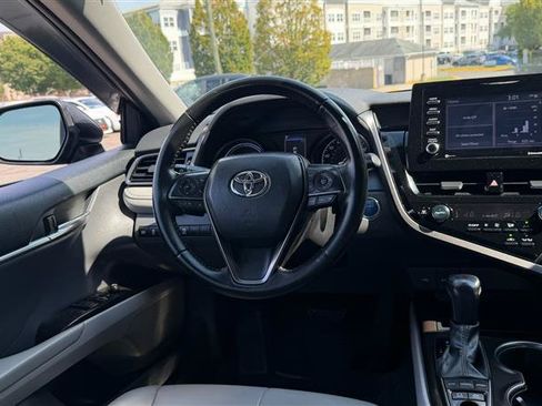 Used 2021 Toyota Camry SE Hybrid FWD image 21