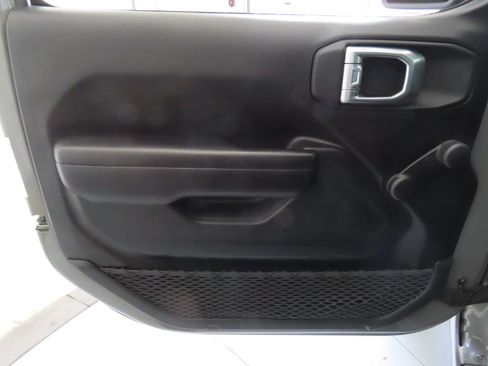 Used 2021 Jeep Wrangler Unlimited Sport AWD/4WD image 9
