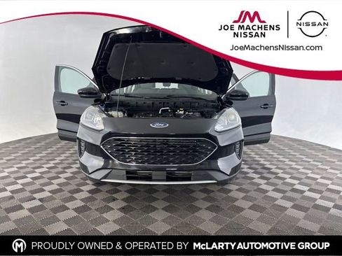 Used 2020 Ford Escape SE image 11