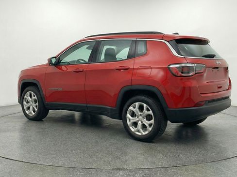 Used 2025 Jeep Compass Latitude image 6