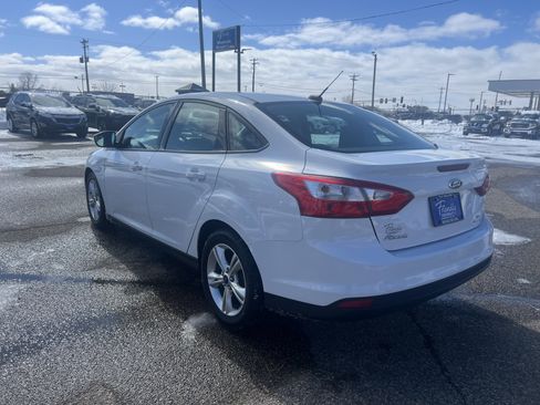 Used 2013 Ford Focus SE w/ SE Winter Pkg image 6